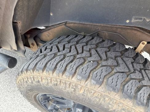 Used 2010 Jeep Wrangler Unlimited Sport AWD/4WD image 12