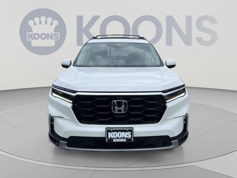 Used 2023 Honda Pilot Touring image 11