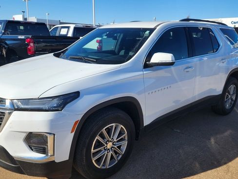 Used 2023 Chevrolet Traverse LT image 4