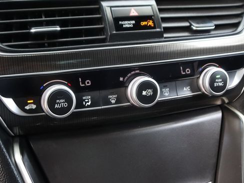 Used 2018 Honda Accord Sport image 29