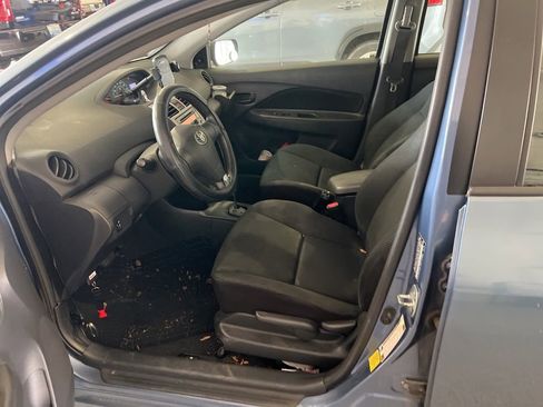 Used 2012 Toyota Yaris Sedan FWD image 5