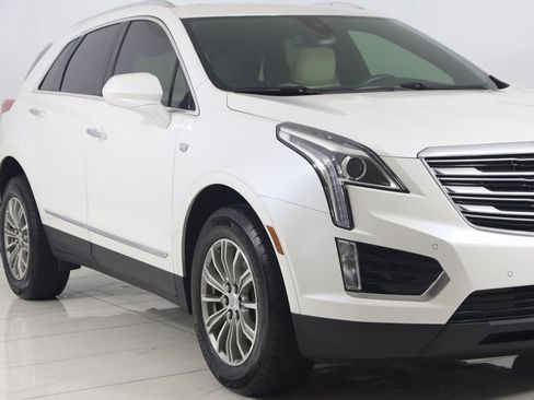Used 2018 Cadillac XT5 Luxury w/ Driver Awareness Package FWD image 40
