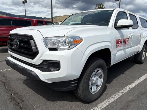 Certified 2023 Toyota Tacoma SR AWD/4WD image 4
