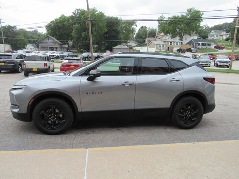 Used 2025 Chevrolet Blazer LT w/ Sound & Technology Package AWD/4WD image 10