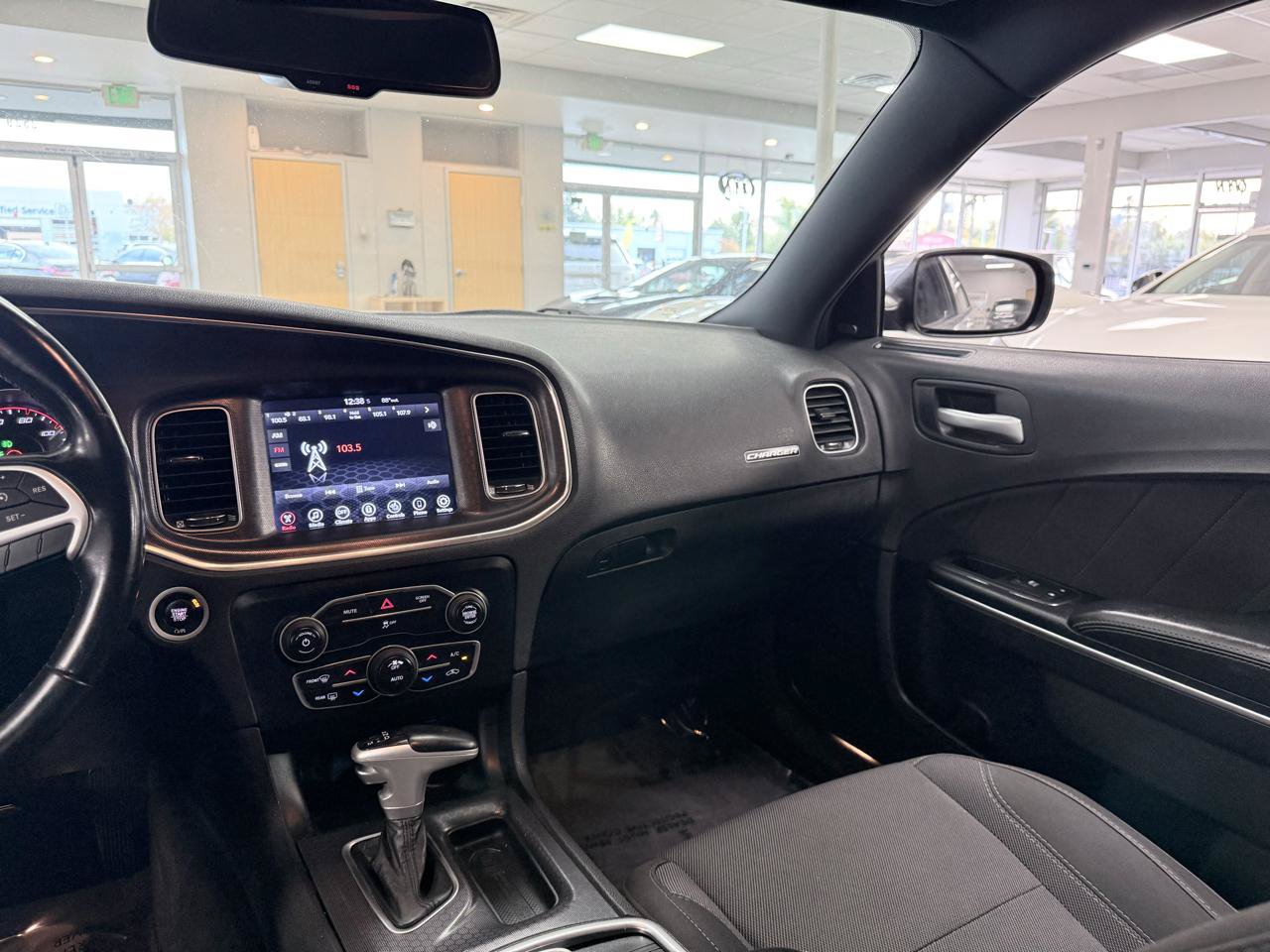 Used 2017 Dodge Charger SXT RWD image 12