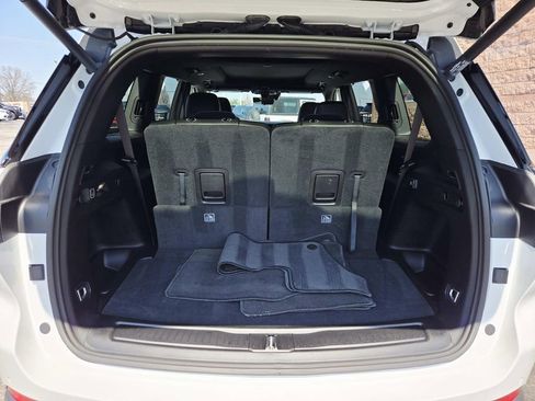 Used 2025 Jeep Grand Cherokee L Limited w/ Luxury Tech Group II image 15