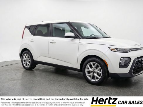 Used 2025 Kia Soul LX w/ LX Technology Package FWD image 1