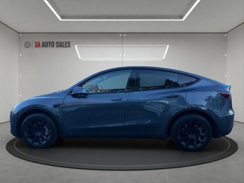 Used 2020 Tesla Model Y Long Range image 2