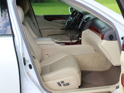 Used 2011 Lexus LS 460 image 18
