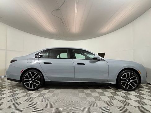 Used 2024 BMW 740i xDrive w/ Premium Package AWD/4WD image 6