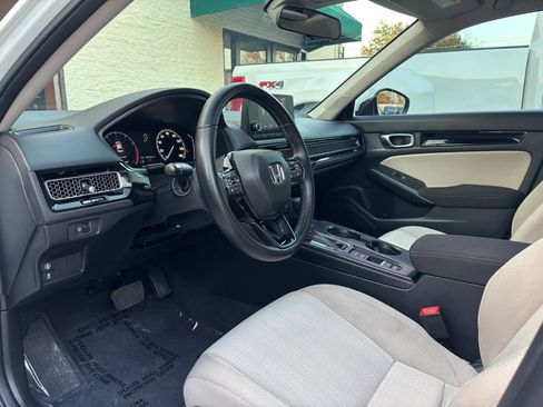 Used 2024 Honda Civic EX image 15