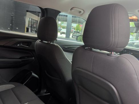 Used 2024 Chevrolet TrailBlazer LT FWD image 23
