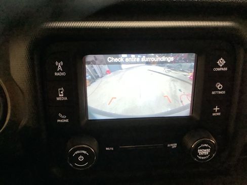 Used 2018 Jeep Wrangler Unlimited Sport S image 38