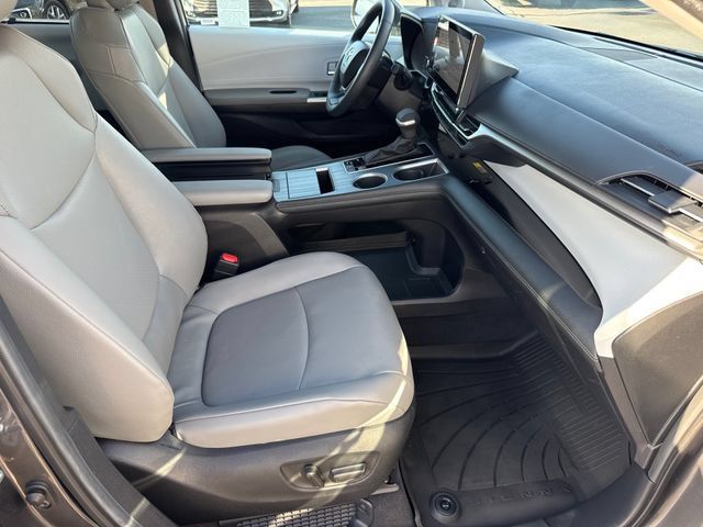 New 2025 Toyota Sienna XLE w/ XLE Plus Package AWD/4WD image 17
