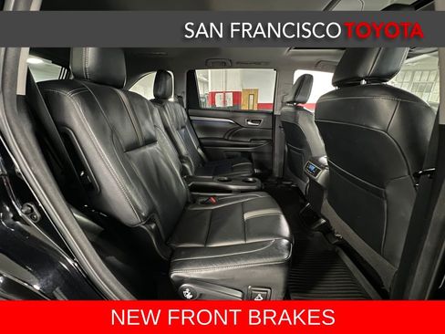 Used 2018 Toyota Highlander SE image 19