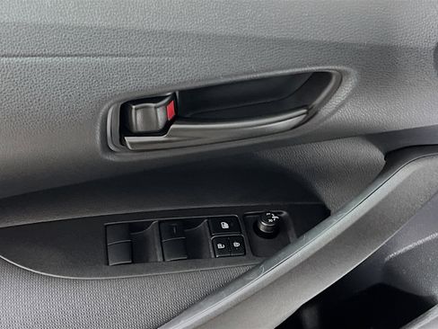Used 2025 Toyota Corolla LE FWD image 17