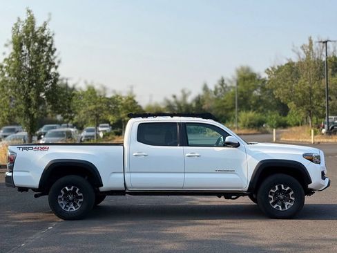 Used 2023 Toyota Tacoma TRD Off-Road AWD/4WD image 6
