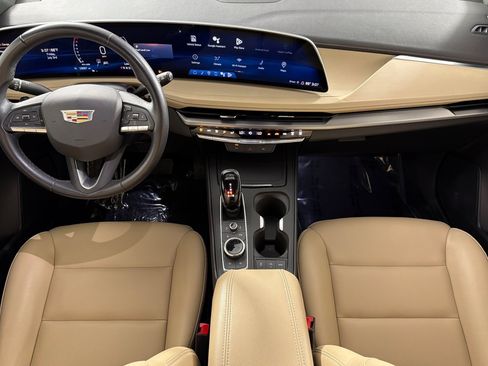 Used 2024 Cadillac XT4 Luxury FWD image 12
