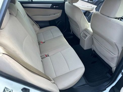 Used 2017 Subaru Outback 2.5i Premium AWD/4WD image 12