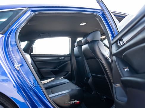 Used 2018 Honda Accord Sport image 19