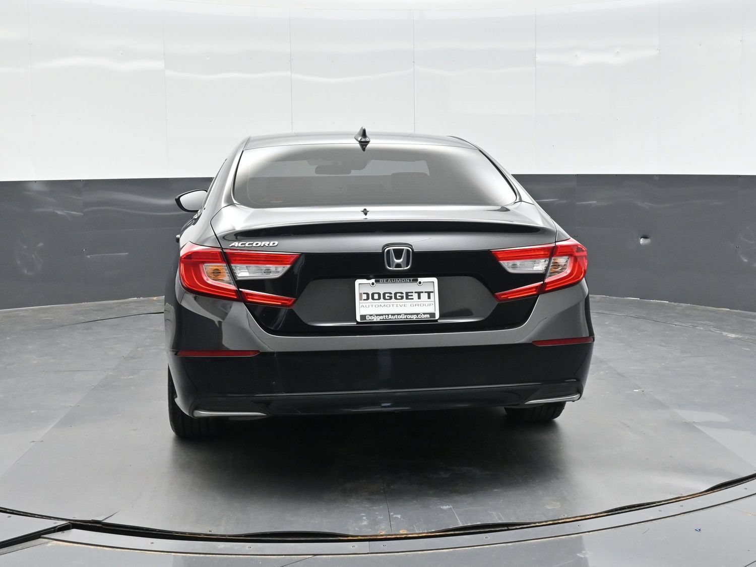 Used 2018 Honda Accord LX image 6