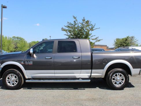 Used 2016 RAM 2500 Laramie w/ Convenience Group AWD/4WD image 3