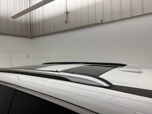 Used 2020 Chrysler Pacifica Limited FWD image 13