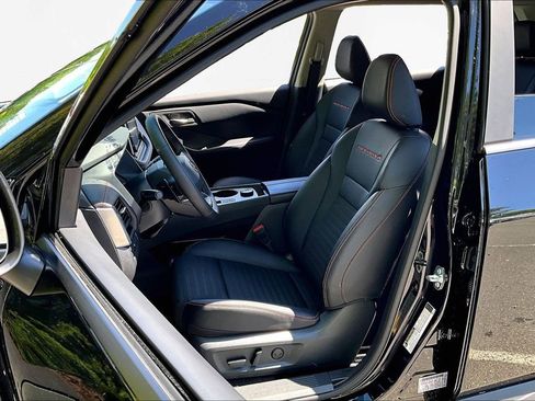 Used 2025 Nissan Rogue SV w/ Rock Creek Premium Package image 18