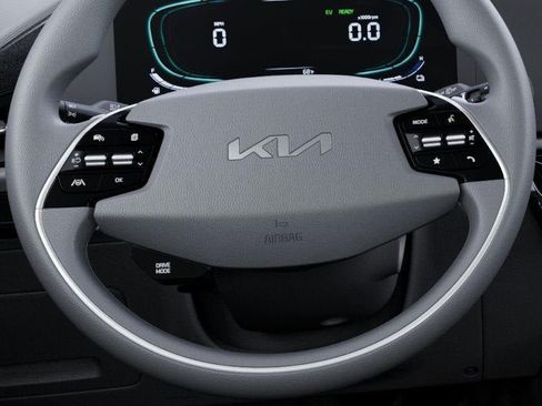 New 2025 Kia Niro LX image 22
