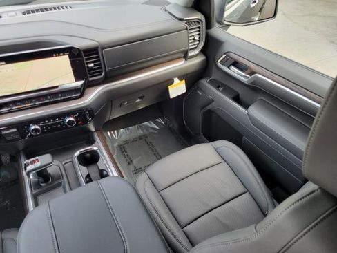 New 2026 GMC Sierra 1500 SLT w/ SLT Premium Package image 28