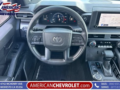 Used 2025 Toyota Tacoma SR5 AWD/4WD image 17