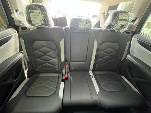 New 2026 Volkswagen Atlas Peak Edition AWD/4WD image 25