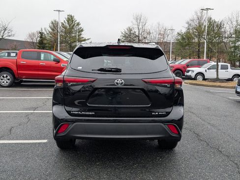 Used 2024 Toyota Highlander XLE image 4