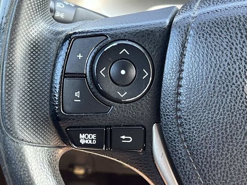 Used 2015 Toyota RAV4 LE FWD image 26