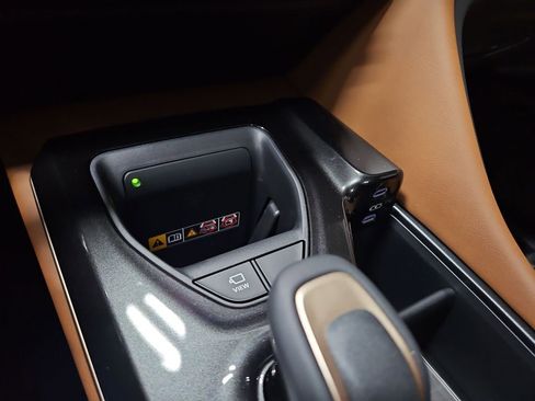 New 2025 Toyota Crown Signia image 20