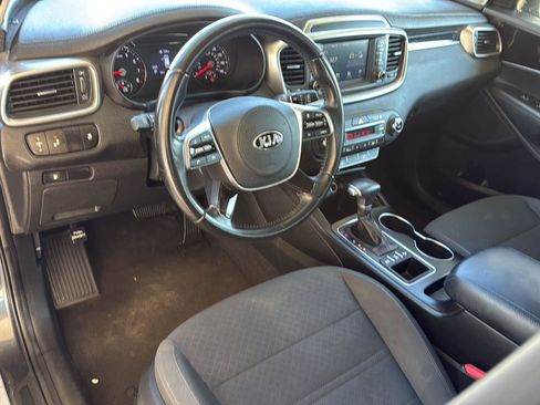 Used 2020 Kia Sorento LX w/ LX I4 Convenience Package AWD/4WD image 16