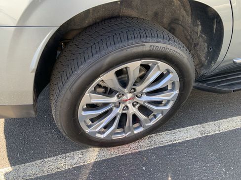 Certified 2024 GMC Yukon Denali image 12