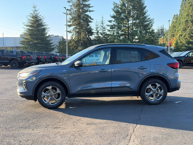 Certified 2025 Ford Escape ST-Line Select AWD/4WD image 7