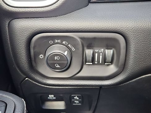 New 2026 RAM 1500 Laramie AWD/4WD image 18