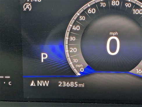 Used 2024 Volkswagen Taos SE image 30