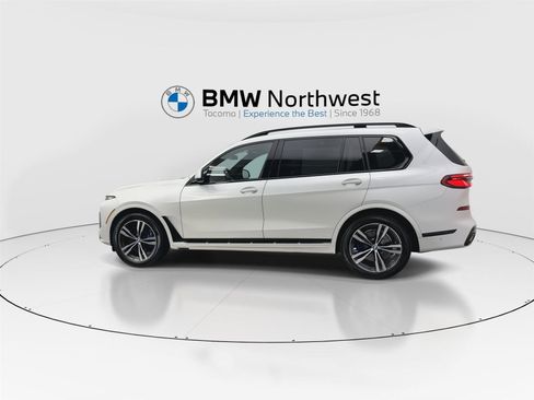Used 2025 BMW X7 xDrive40i AWD/4WD image 11