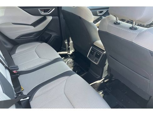 Used 2023 Subaru Forester Premium AWD/4WD image 18