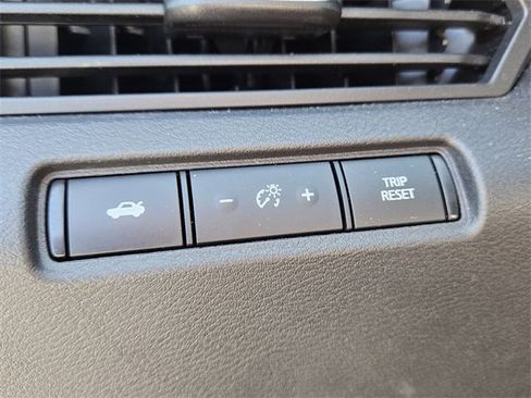 Used 2024 Nissan Altima 2.5 SV image 28