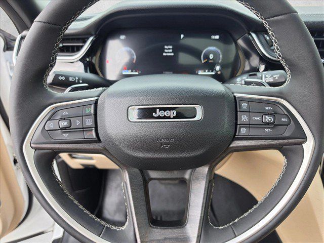 Used 2023 Jeep Grand Cherokee L Limited w/ Luxury Tech Group II AWD/4WD image 28