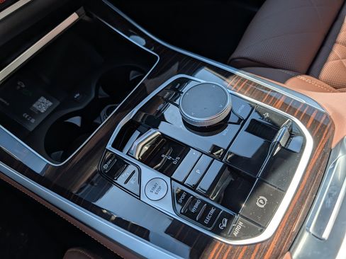 New 2026 BMW X5 xDrive50e image 11