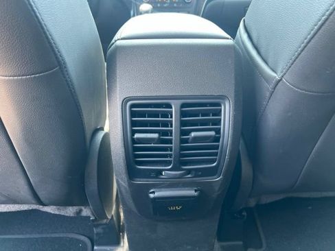 Used 2017 Ford Escape Titanium FWD image 19