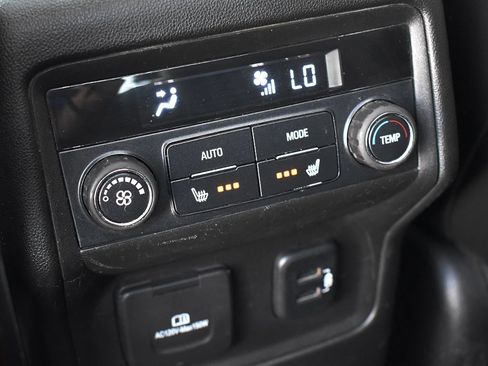 Used 2017 GMC Acadia Denali AWD/4WD image 25