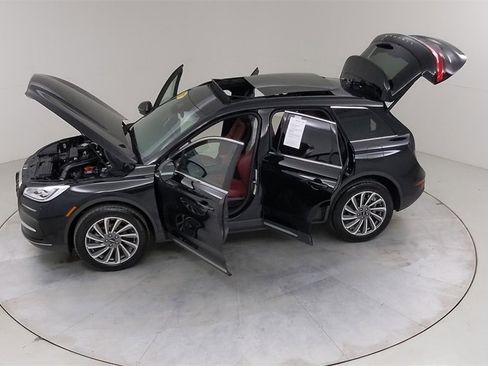 Used 2025 Lincoln Corsair Reserve image 54