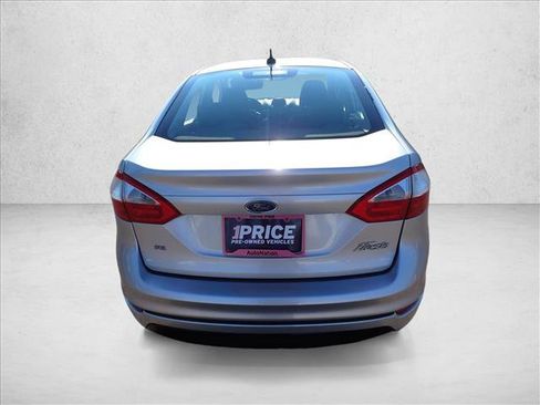 Used 2014 Ford Fiesta SE FWD image 2