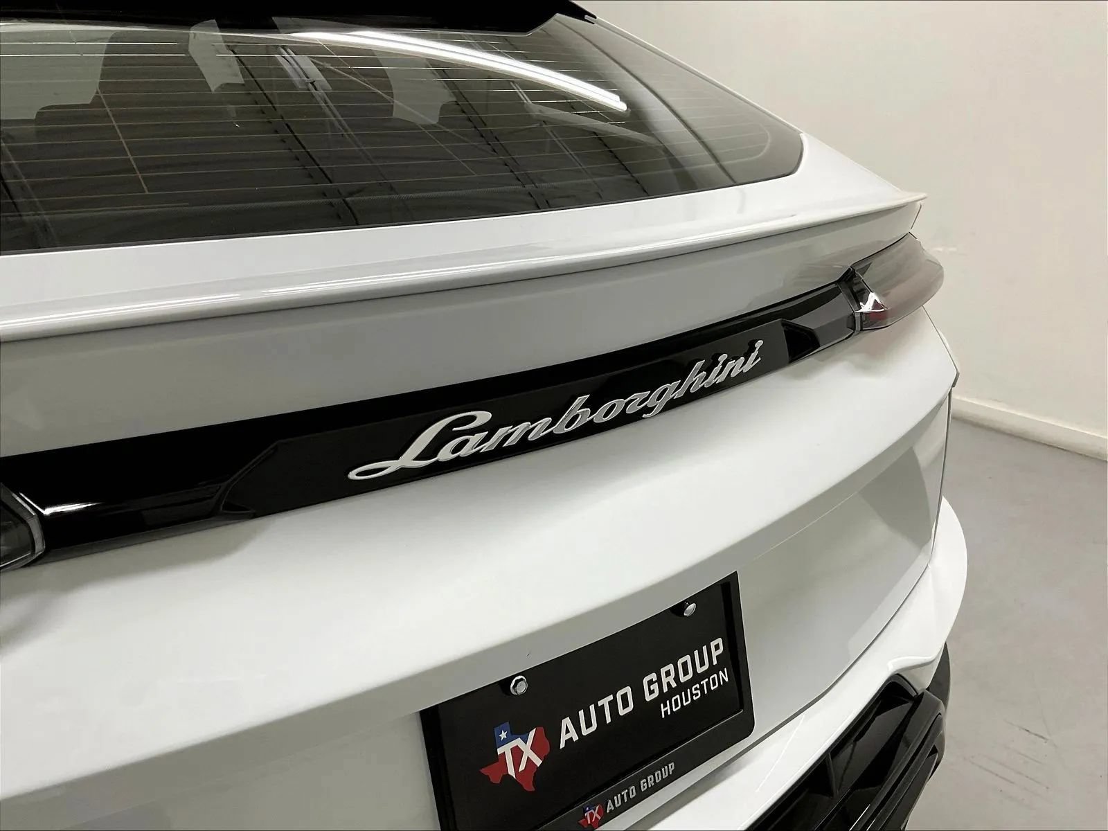 Used 2024 Lamborghini Urus S AWD/4WD image 34